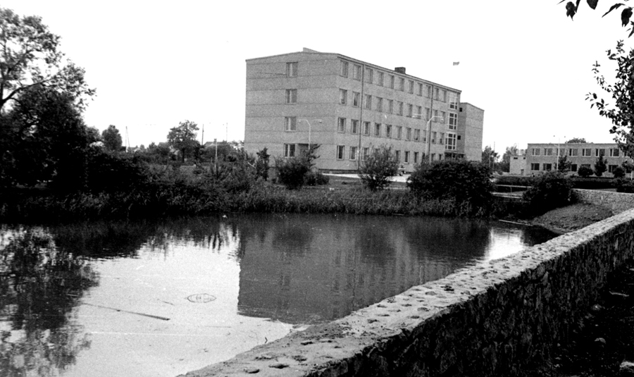 Bauskas rajona izpildkomitejas ēka, kuras 4. stāvā atradās VDK Bauskas rajona nodaļa.
Autors: no no Bauskas muzeja krājuma