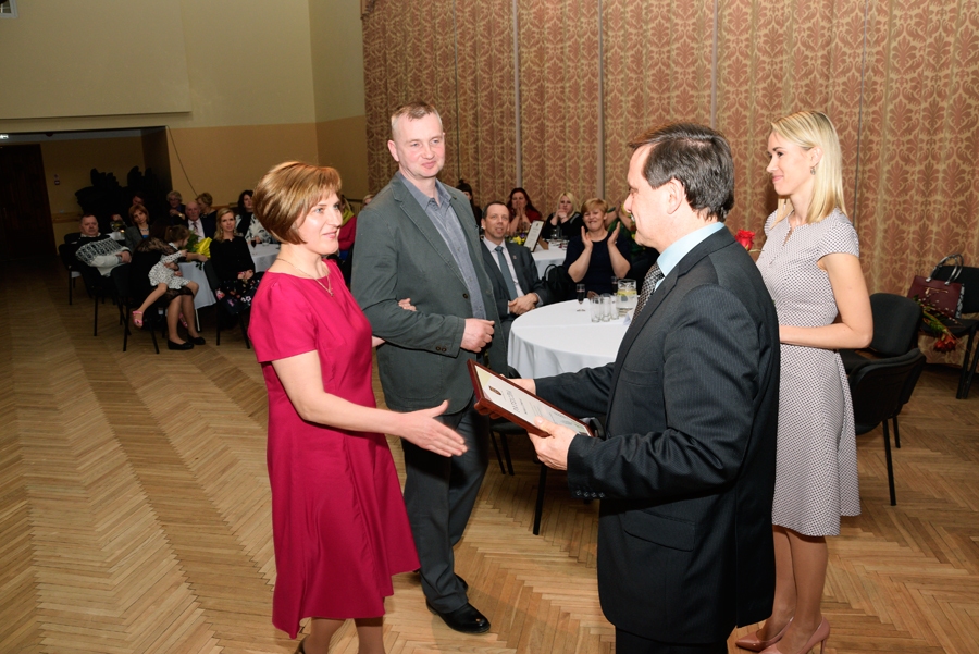 «Gravu» saimnieki Nora (no kreisās) un Ronalds Zimkas.
Autors: Ivars Bogdanovs