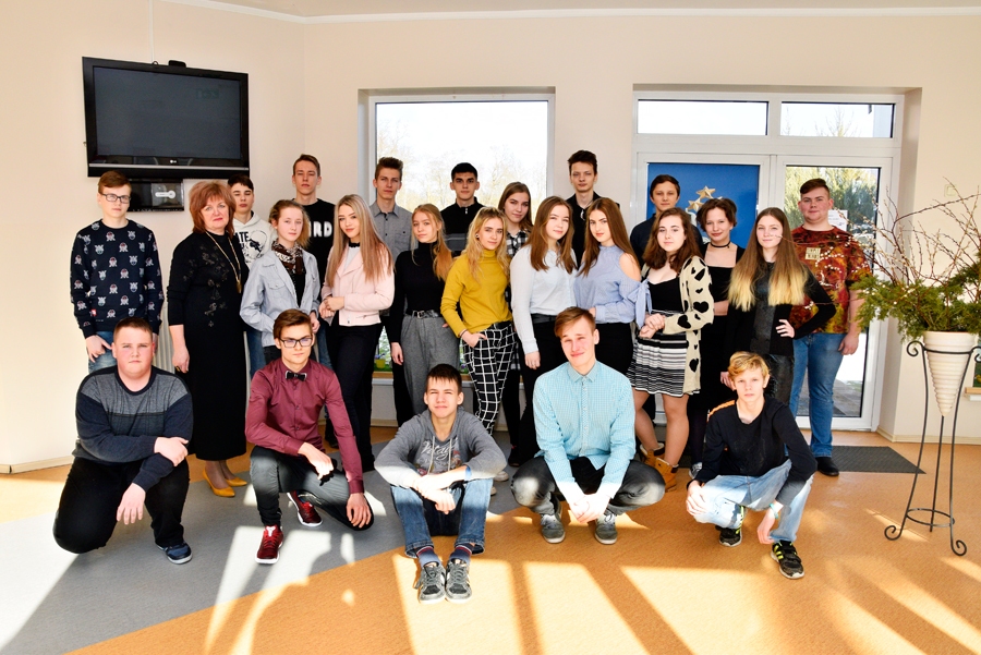 Bauskas 2. vidusskolas 9.a klase un audzinātāja Larisa Sidorčika.
Autors: Ivars Bogdanovs