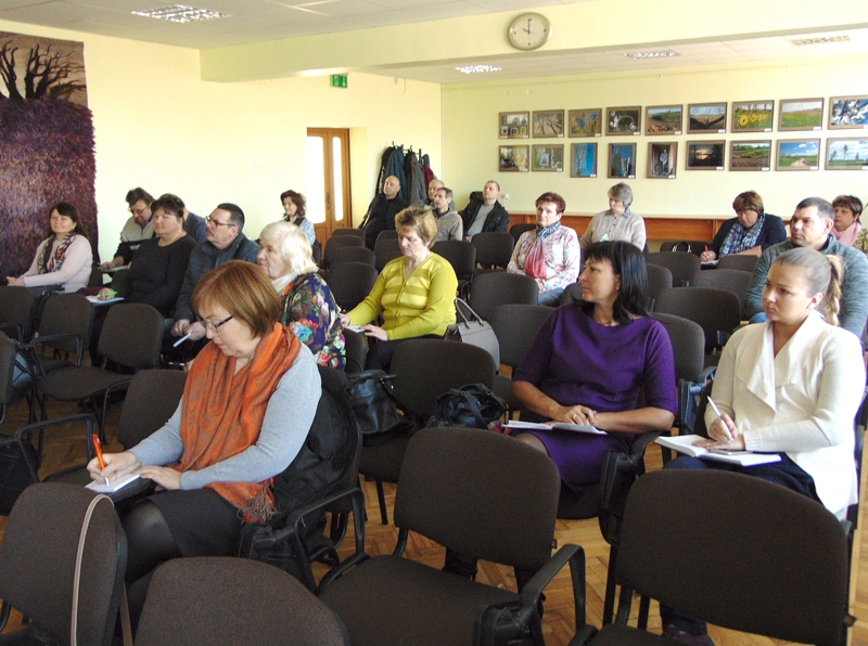 Bauskas novada pašvaldības administrācijas ēkas zālē 29. martā uz semināru par tiešmaksājumu saņemšanas iespējām bija ieradušies zemkopji no tuvākiem un tālākiem pagastiem.
Autors: Vilnis Auzāns