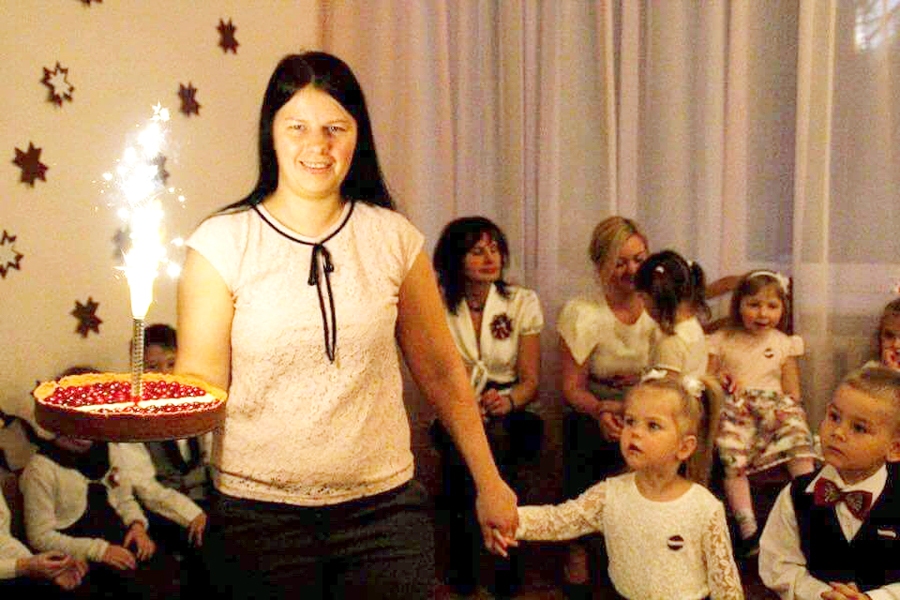 Līga Veģe bērnudārzā kopā ar meitiņu Dārtu.
Autors: Alise  Dreimane