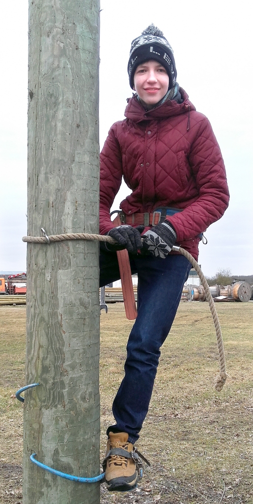 Elektriķa darbu SIA «Kvēle» iepazīst Codes jaunieši.
Autors: no personiskā albuma