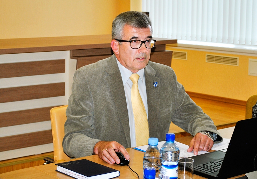 Raitis Ābelnieks Bauskas novada domes sēdē 26. aprīļa vakarā.
Autors: Vilnis Auzāns