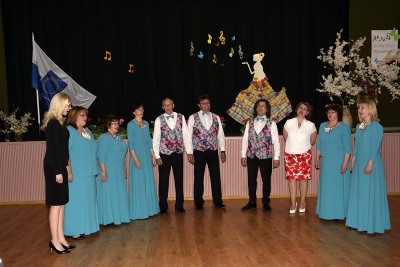 Koncertu atklāj pasākuma saimnieki, Mežotnes pagasta jauktais vokālais ansamblis «Mēs».
Autors: Ivars Bogdanovs