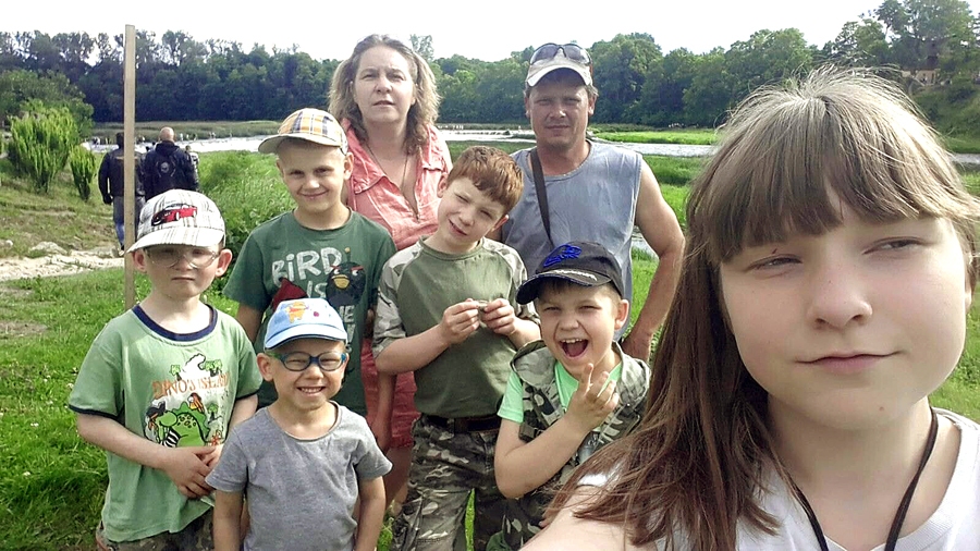 Baibakovu ģimene. Sanita un Juris, bērni Lita, Miks un Toms, Sandris, Iļja un Artjoms.
Autors: no ģimenes albuma