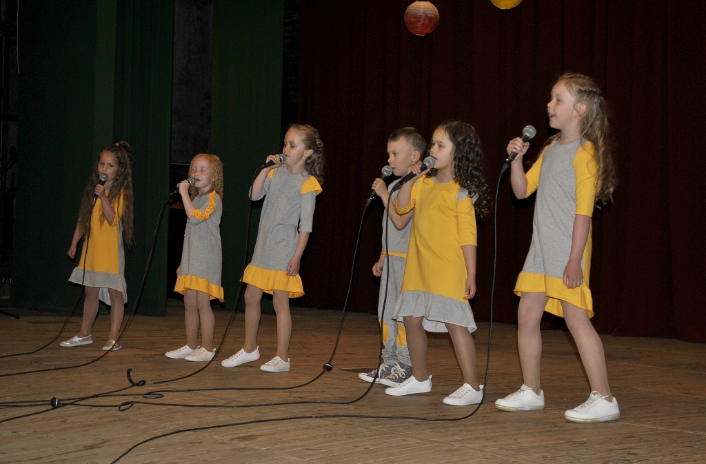 Dzied popgrupa «Mazie pigori».
Autors: Vilnis Auzāns