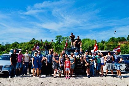 Bauskas karogu brauciena dalībnieku kopbilde.
Autors: No J. Dēliņa albuma.