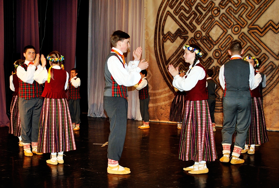 Uzvaras vidusskolas 5. – 6. klašu kolektīvs «Zemgalīte».
Autors: Vilnis Auzāns