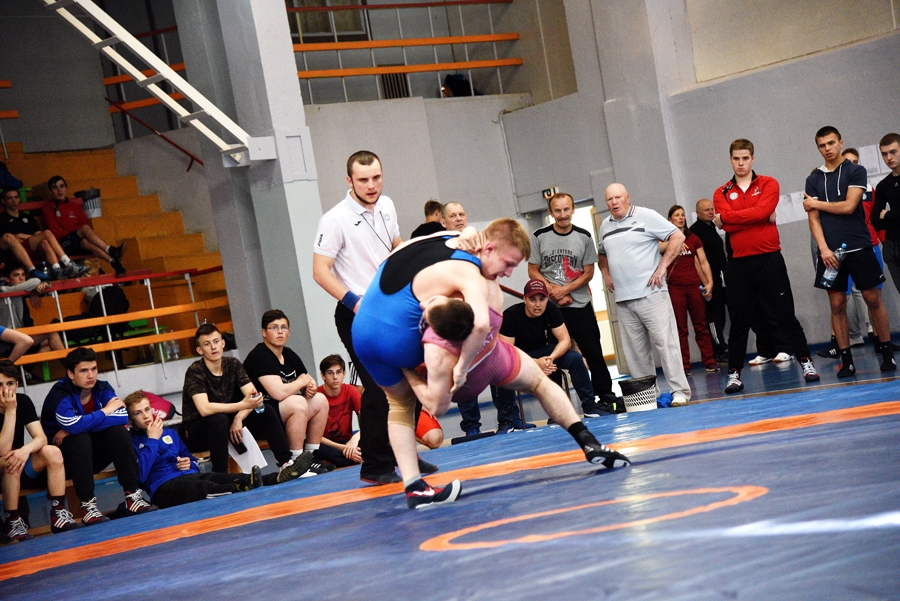 Kristians Aleksejevs (ringā no labās) pret spēcīgiem un vecākiem pretiniekiem spēja izcīnīt bronzas medaļu.
Autors: Uldis Varnevičs