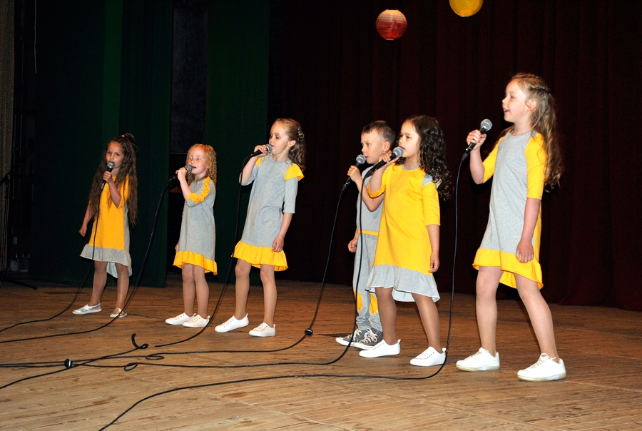 Dzied popgrupa «Mazie pigori».
Autors: Vilnis Auzāns