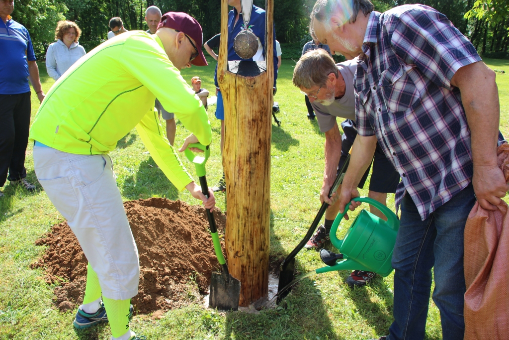Simboliskais robežstabs tiek ierakts Svitenē.
Autors: Ilvija Tetērina