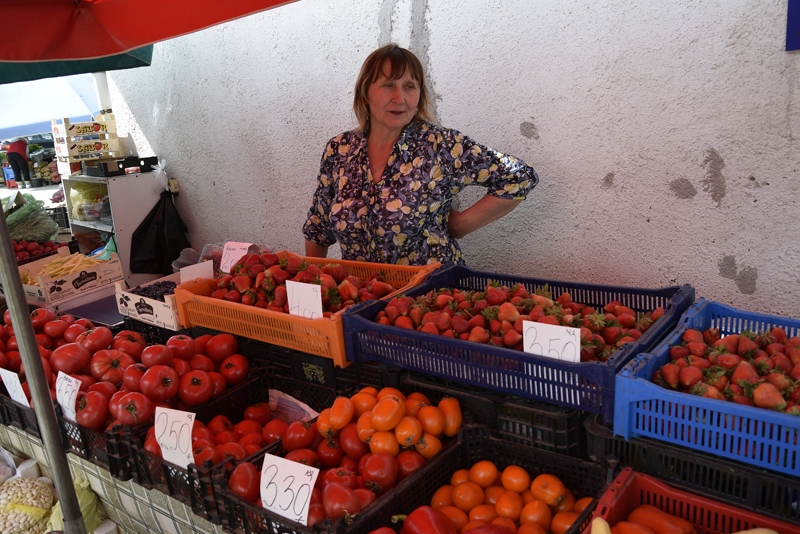 Bauzes tirgus pārdevēja Ļubova Moreha uzskata, ka poļu zemenes ir izturīgākas un garšīgākas.
Autors: Ivars Bogdanovs