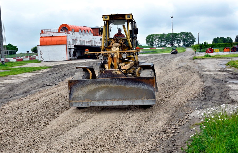 Ceļa posma remontam sporta kompleksā «Mūsa Raceland» Bauskas novada dome atvēlējusi nepilnus 100 tūkstošus eiro.
Autors: Ivars Bogdanovs