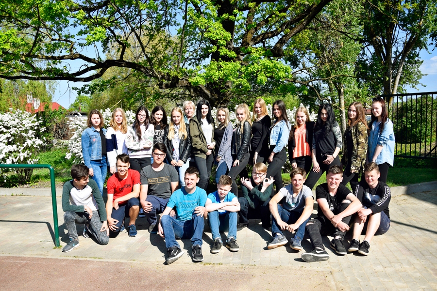 Bauskas Valsts ģimnāzijas 9.b klase.
Autors: Ivars Bogdanovs