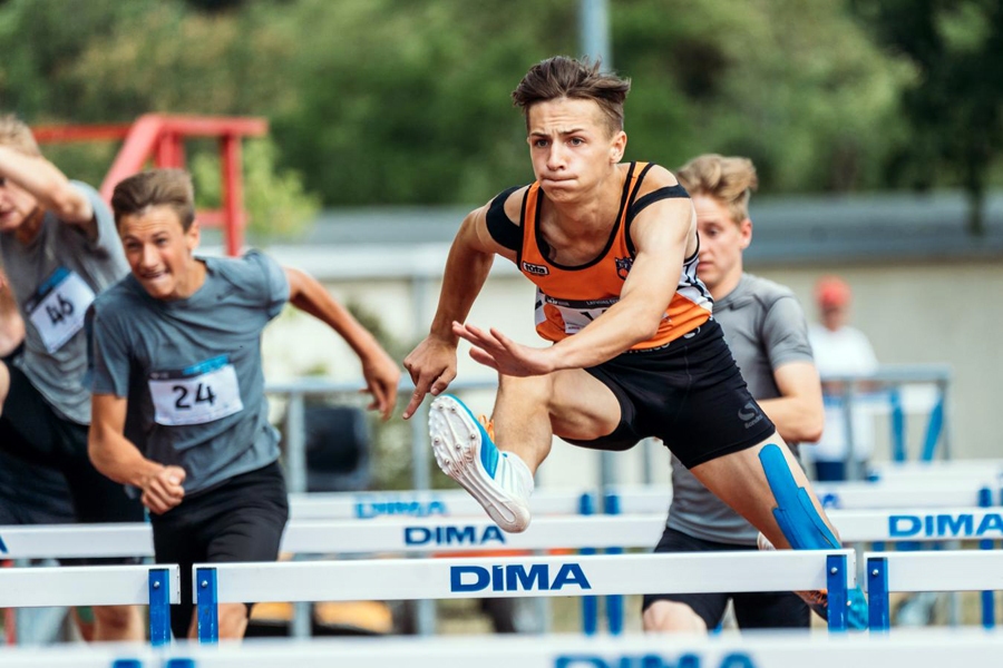 Kristiāns Lauva 110 metru barjerskrējienā. Foto –
Autors: Guntis Bērziņš