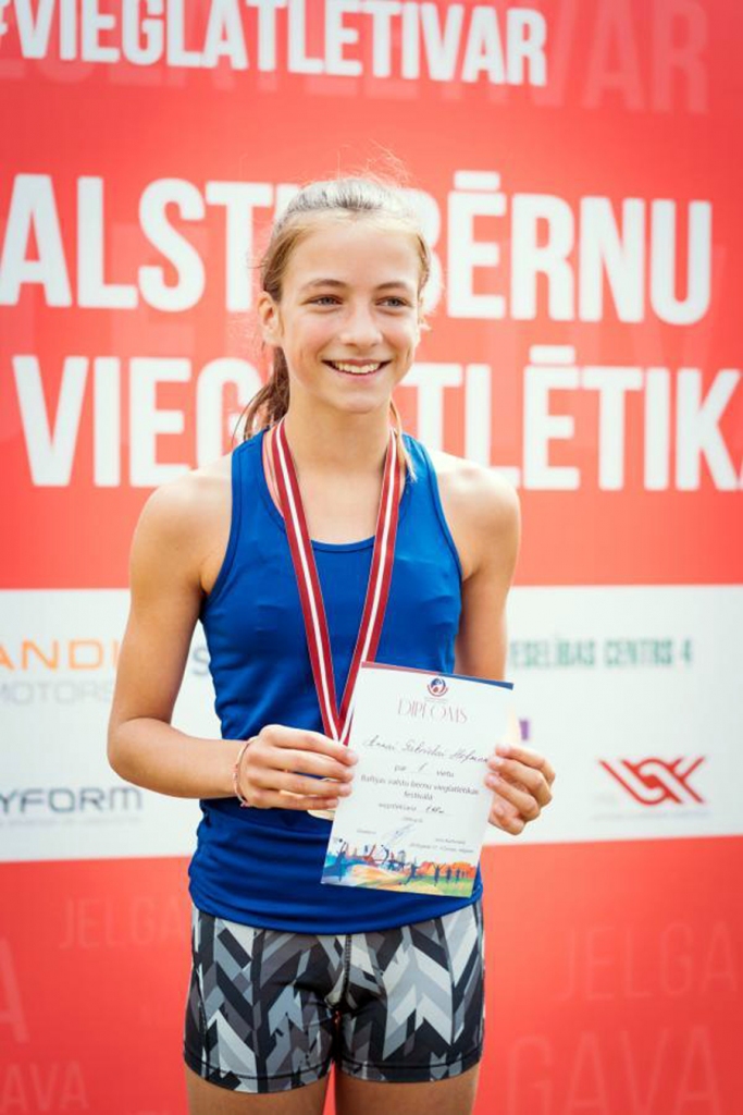 Anna Gabriela Hofmane izcīnīja uzvaru augstlēkšanā.
Autors: Guntis Bērziņš, athletics.lv