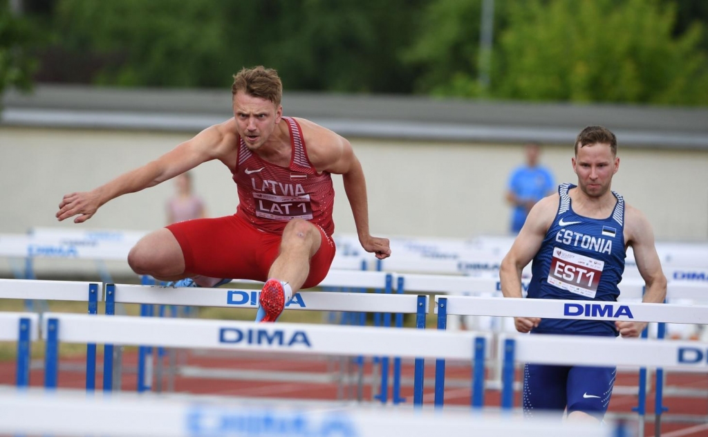 Jānis Baltušs Prezidenta balvas izcīņā sasniedza personīgo rekordu 110 metru barjerskrējienā – 14,36 sekundes.
Autors: Romāns Kokšarovs, athletics.lv