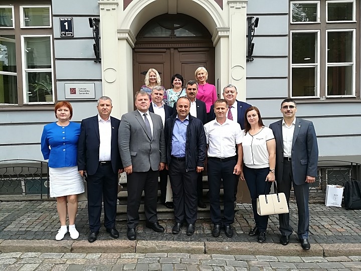 LPS pieredzes apmaiņas vizītē uzņem Moldovas vietējo pašvaldību kongresa pārstāvjus.
Autors: lps.lv