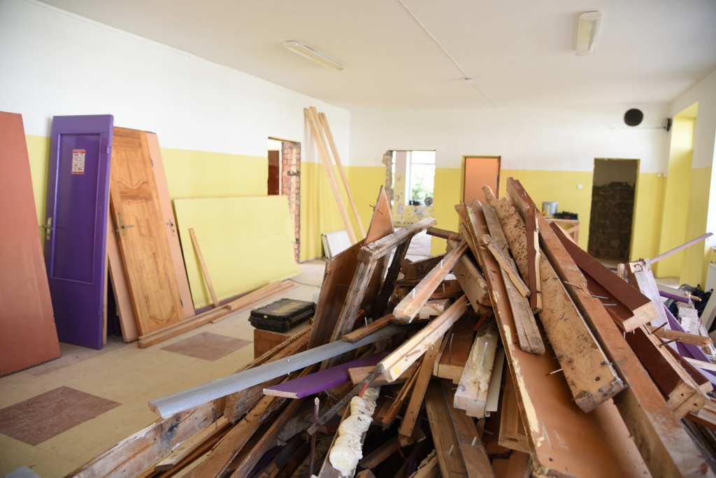 Iecavas vidusskolas trešais korpuss rudenī skolēnus priecēs ar citu izskatu.
Autors: Uldis Varnevičs