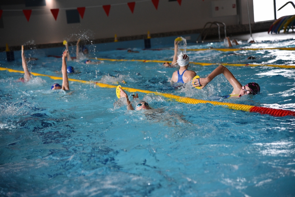 Jelgavas jaunieši šonedēļ piepildīja Bauskas baseinu.
Autors: Uldis Varnevičs