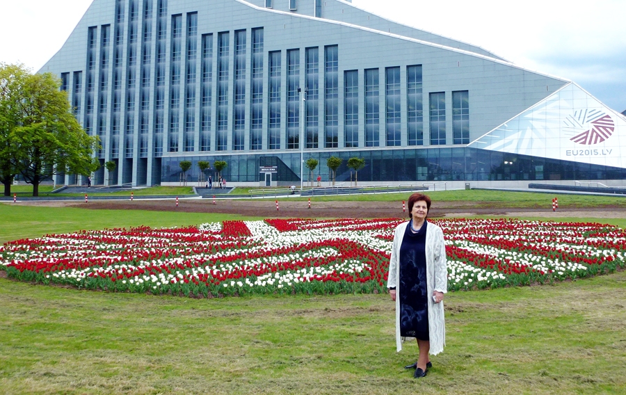 Valijai Reinicānei «Gaismas pils» zinību gars – tuvs un nepieciešams.
Autors: no albuma