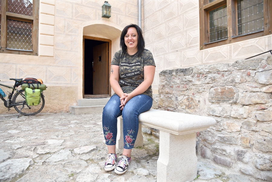 Iluta Mētra, kafejnīcas «Pils krogs» jaunā saimniece ir optimiste un cerību pilna, ka Bauskas iedzīvotājiem un viesiem ēstuves piedāvājums ies pie sirds un viņi atgriezīsies tajā ne vienu reizi vien.
Autors: Uldis Varnevičs