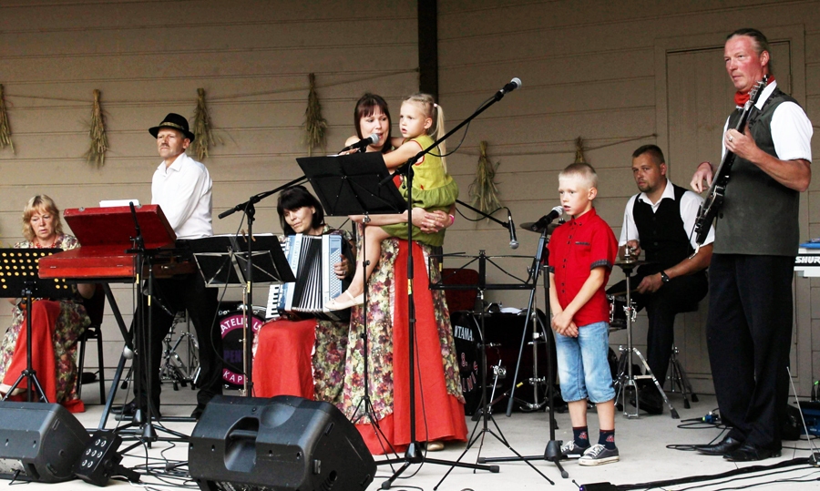 Bārbeles kapela «Savējie».
Autors: Lauma Kalēja