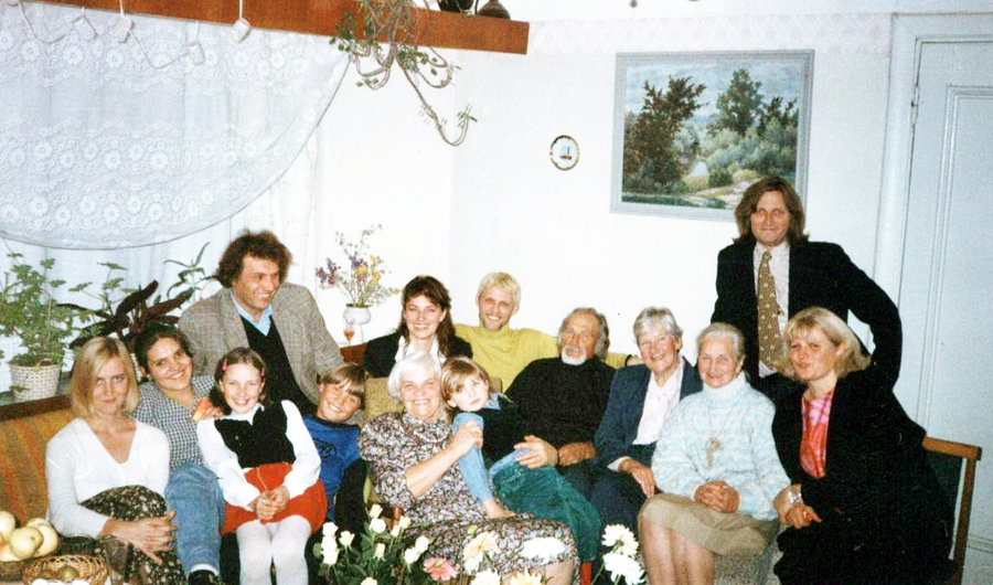 Šēnbergu saime 1997. gadā Ainas 70. jubilejā.
Autors: no personiskā albuma