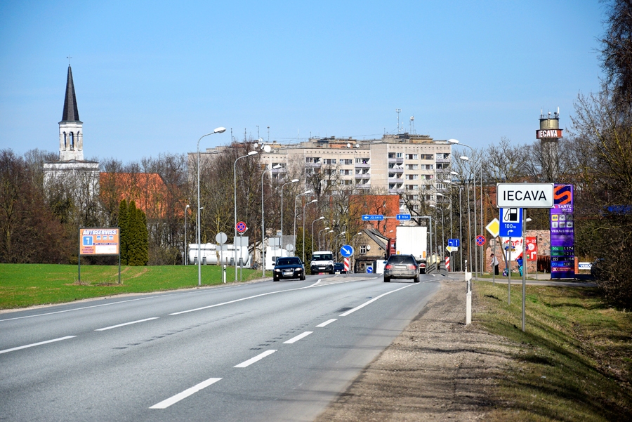 Iecavas ielās un pagalmos policistiem esot jāstrādā naktīs, jo tad tiekot nodarīti vislielākie postījumi.
Autors: no «Bauskas Dzīves» arhīva