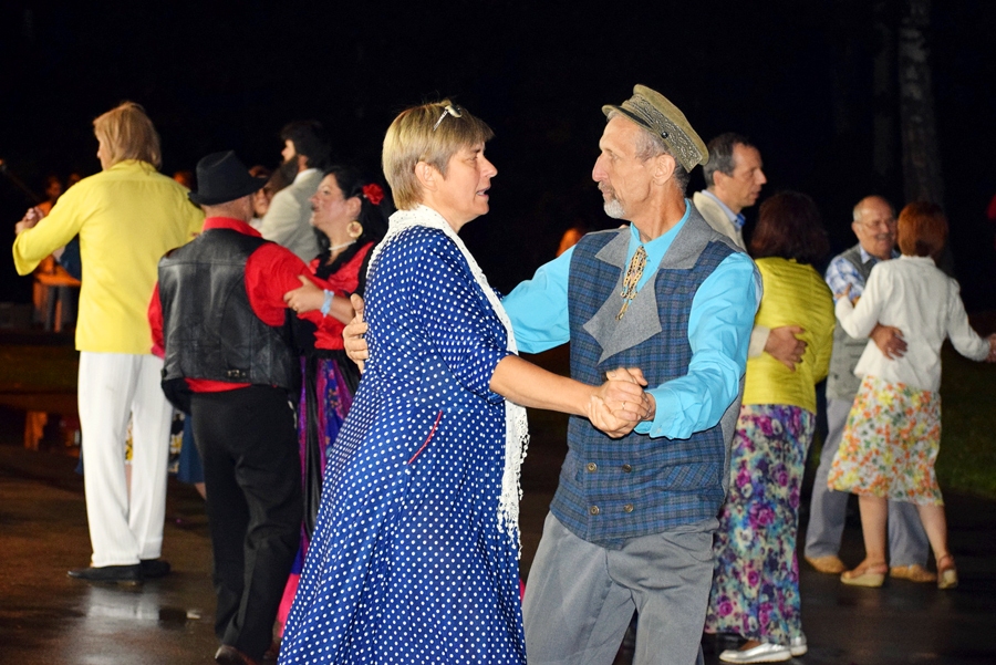 Dejotāji sevi netaupīja un lustējās līdz pat pulksten trijiem naktī.
Autors: Žanna Zālīte