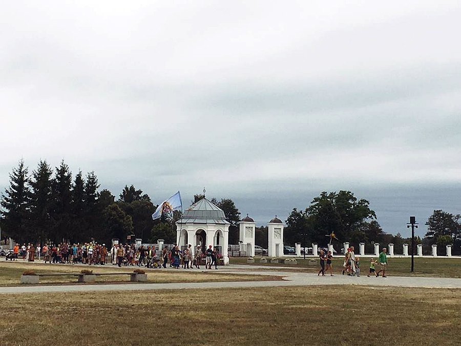 Aglonā ierodas svētceļnieki. Svētku galvenais dievkalpojums būs rīt, 15. augustā.
Autors: no albuma