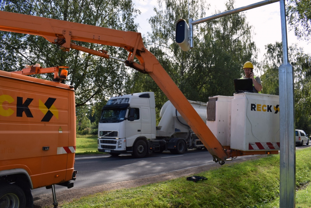 Vecumniekos stacionārais fotoradars uzstādīts otrdien, 14. augustā. Darboties tas sāks pēc kāda laika, kas netiek precizēts.
Autors: Žanna Zālīte