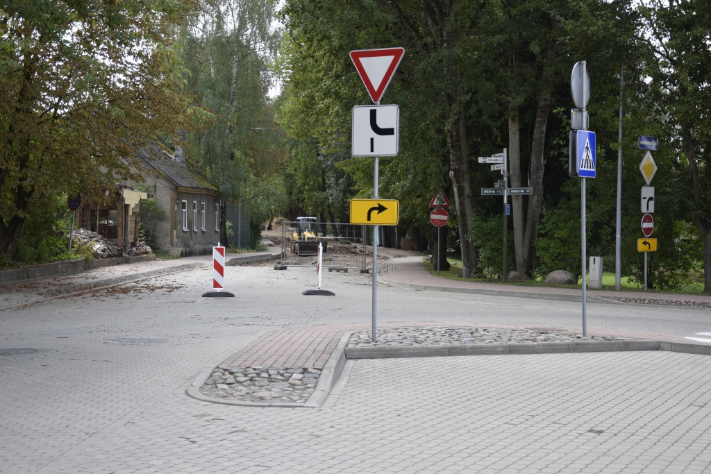 Brīvības bulvāra Bauskā pārbūve firmai «Viona» jāpabeidz oktobra otrajā pusē.
Autors: Ivars Bogdanovs