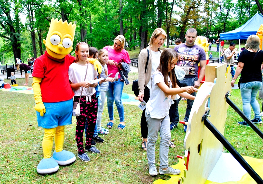 Kopā ar Simpsonu ģimeni ballīte ir daudz jautrāka.
Autors: Vilnis Auzāns