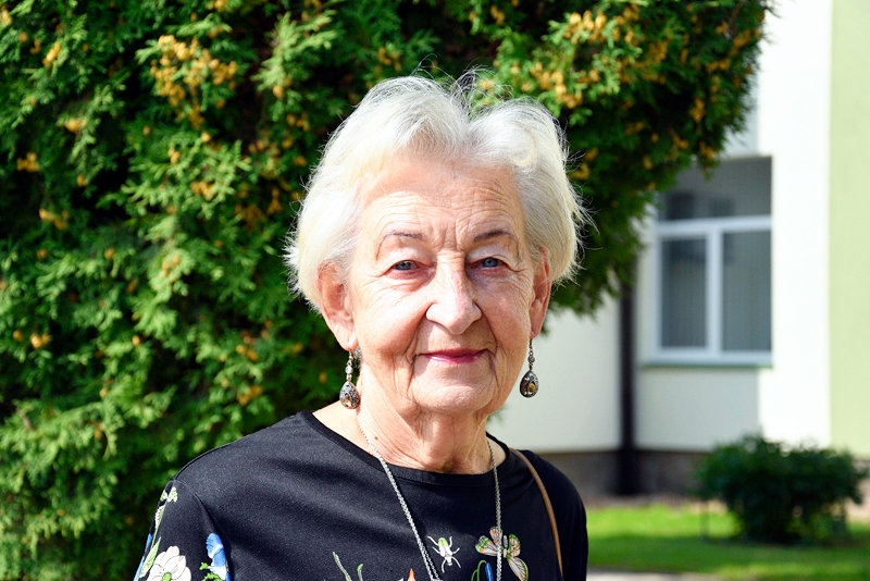 Mudīte Strazdiņa saņems pašvaldības apbalvojumu «Par mūža ieguldījumu». Tas viņai piešķirts par ilggadēju, radošu darbu izglītības sistēmas pilnveidē.
Autors: Ivars Bogdanovs