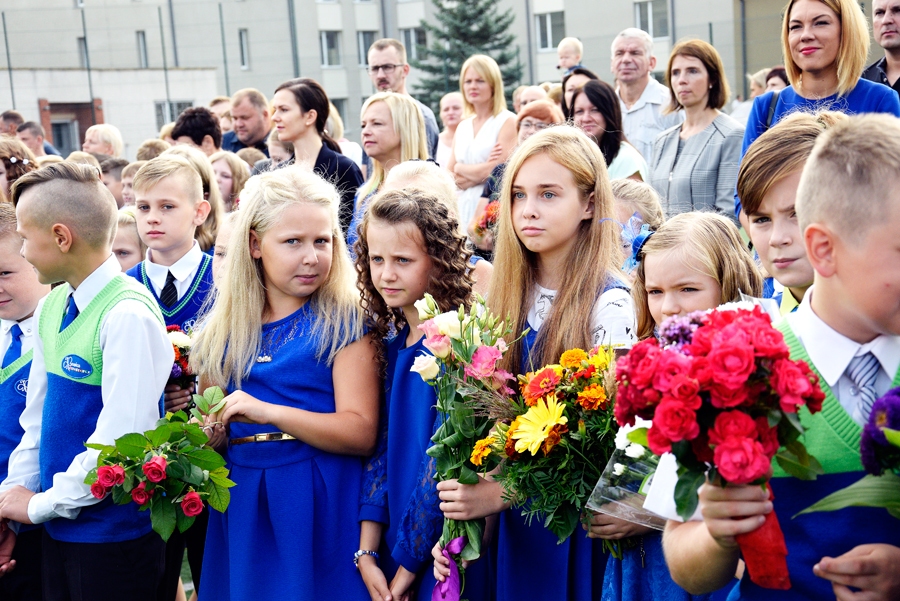 Bauskas sākumskolas audzēkņi priecīgi par jaunā mācību gada sākšanos.
Autors: Ivars Bogdanovs
