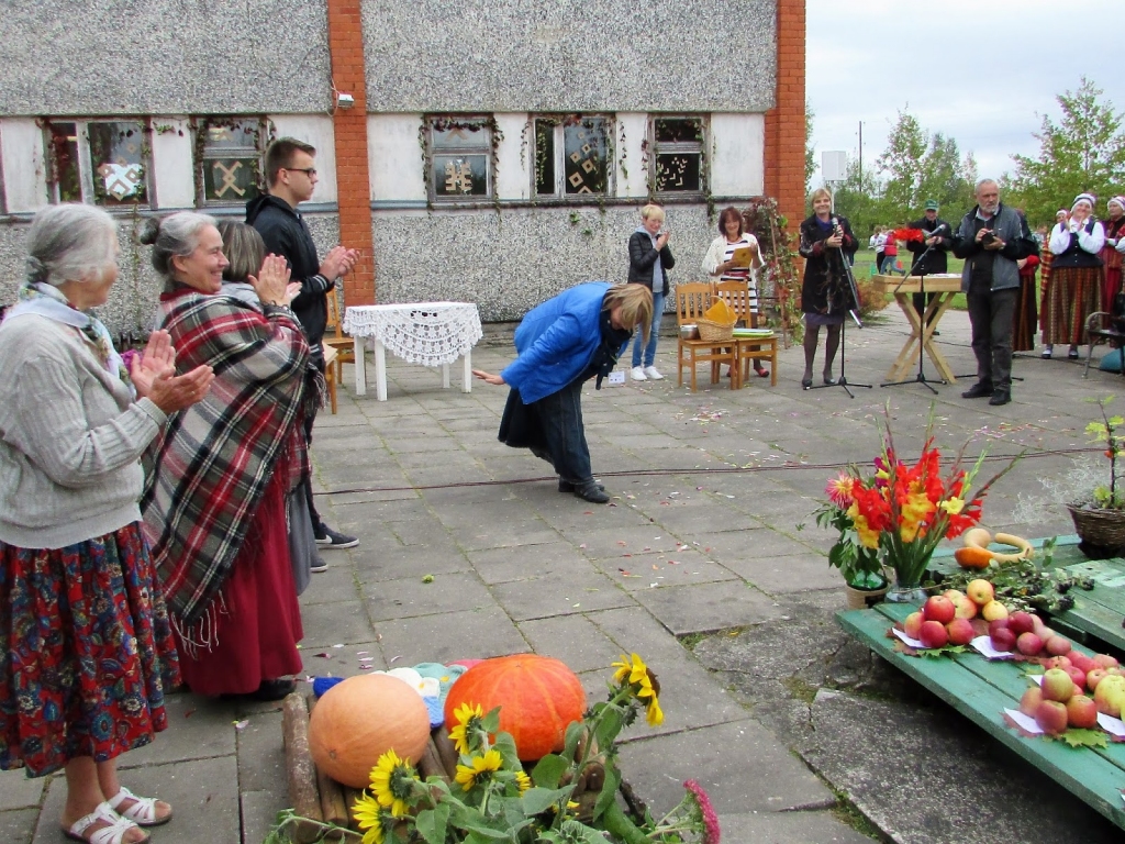 Autors: no Pilsrundāles bibliotēkas arhīva