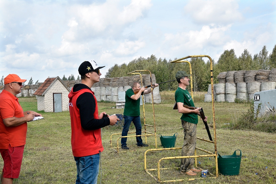 Zemgales virsmežniecības mednieku sacensībās 1. septembrī Bauskā piedalījās vairāk nekā 70 dalībnieki.
Autors: Ivars Bogdanovs