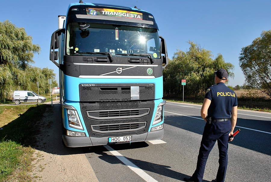 Kārtējā «fūre» Bauskā «ielidoja» ar 74 kilometru ātrumu stundā, lai gan atļautais ātrums ir 50 kilometru stundā.
Autors: Vilnis Auzāns