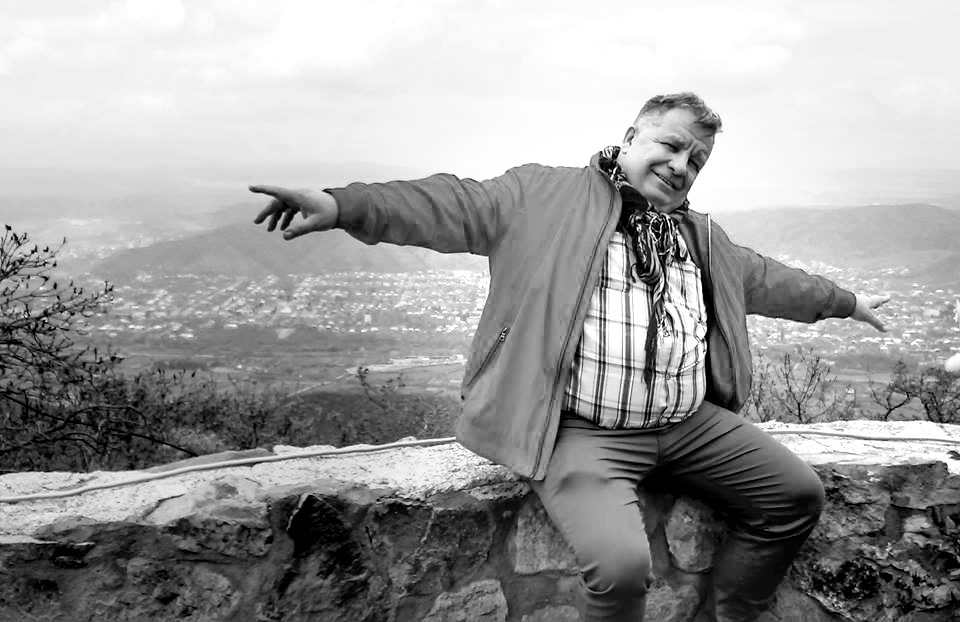 57 gadu vecumā otrdien, 25. septembrī, negaidīti Mūžībā aizsaukts laikraksta «Bauskas Dzīve» žurnālists Vilnis Auzāns.
Autors: No albuma.