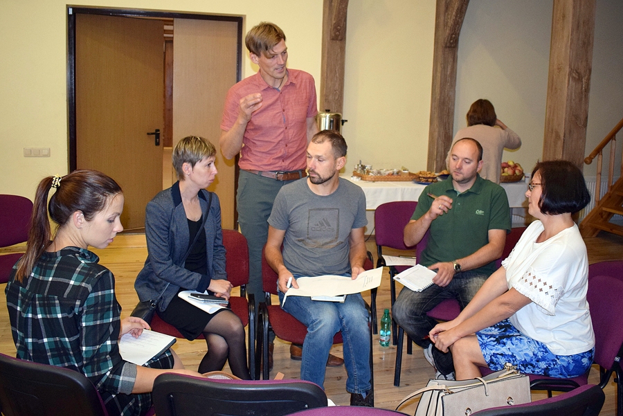 Semināra dalībnieki kopīgi prātoja, kā tūrisms varētu veicināt Vecumnieku novada pievilcību.
Autors: Žanna Zālīte