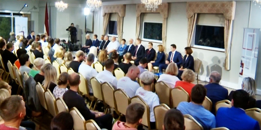 Partiju debates latviešu centrā «Straumēni» Lielbritānijā.
Autors: no lsm.lv