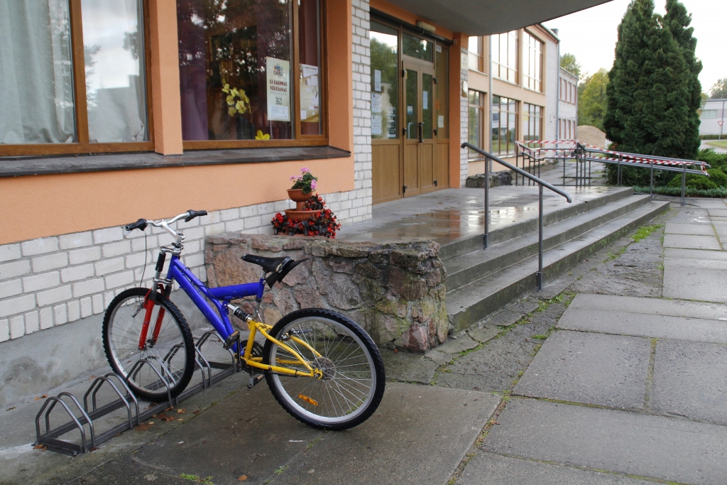 Jauna velosipēdu novietne ir uzstādīta pie Misas tautas nama.
Autors: Alise Dreimane