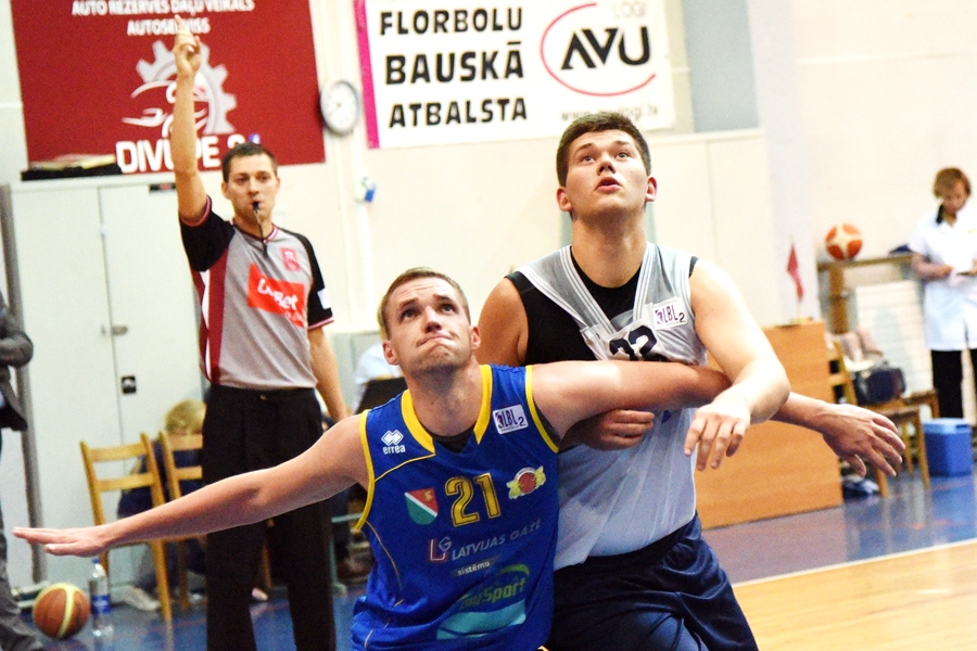 Edijs Ausējs (no labās) ir debitants «Bauskas BJSS/SC «Mēmele»» vienībā.
Autors: Uldis Varnevičs