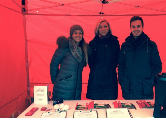 Kristīne Kazāka (no kreisās)  pagājušā gada pašvaldību vēlēšanās no politiskā spēka «Latvijas attīstībai» palika otrā. Viņai līdzās partijas biedri Ineta Ruhocka un Artūrs Toms Plešs.
Autors: attistibai.lv