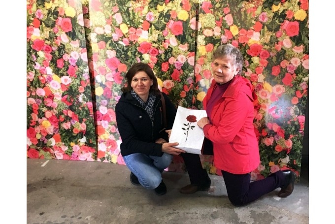 Eleonora Maisaka (no labās), Latvijas Lauku konsultāciju un izglītības centra Bauskas biroja vadītāja, 1. augustā devās pelnītā atpūtā. Viņas vietā stājusies kolēģe Dace Griķe.
Autors: No arhīva.