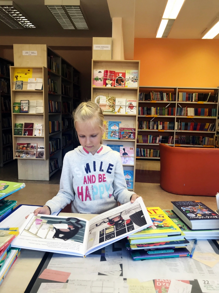 Lēra Obolēviča, kurai ir seši gadi, šogad piedalās divos lasīšanas veicināšanas projektos.
Autors: Kristīne Čakāne