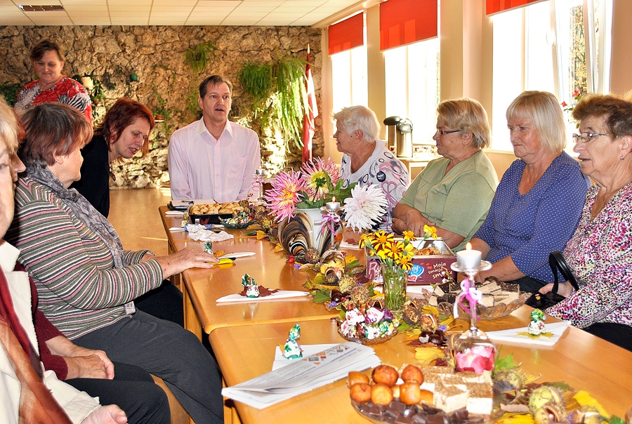 Zigurds Kalējs uzklausa senioru ierosinājumus.
Autors: Ruta Keiša