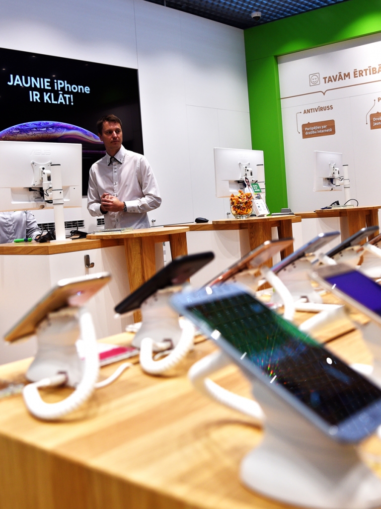 Mobilo tālruņu operatora «Bite» klientu apkalpošanas centrs Bauskā kļuvis lielāks.
Autors: Uldis Varnevičs