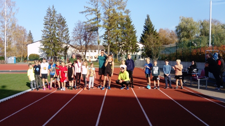 Pirmajā posmā iecavnieki noskrēja 1815 apļus, kas ir 726 km.
Autors: iecava.lv